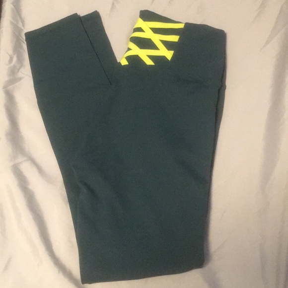 Fabletics leggings - Picture 2 of 4